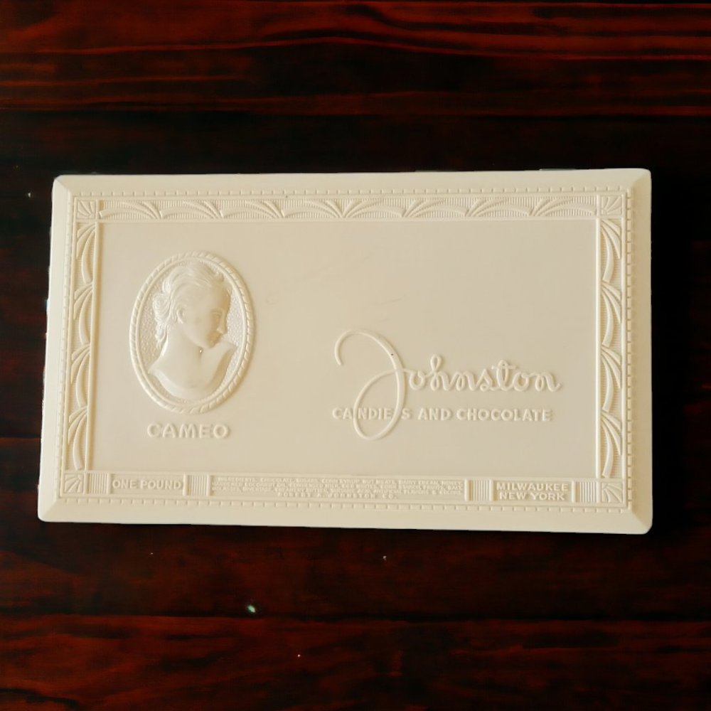 1920's-30's Art-deco Celluloid Cameo box from Johnston Candie’s